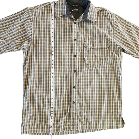 Mens Wrangler Outdoor short sleeve button-down size medium - Picture 4 of 6